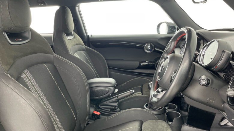 MINI Hatchback 2.0 Cooper S Sport II 3dr Auto [Comfort Pack] Petrol Hatchback